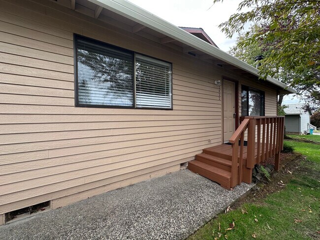 Foto del edificio - Kelly Creek Neighborhood 2 Bed 1 Bath Dupl...