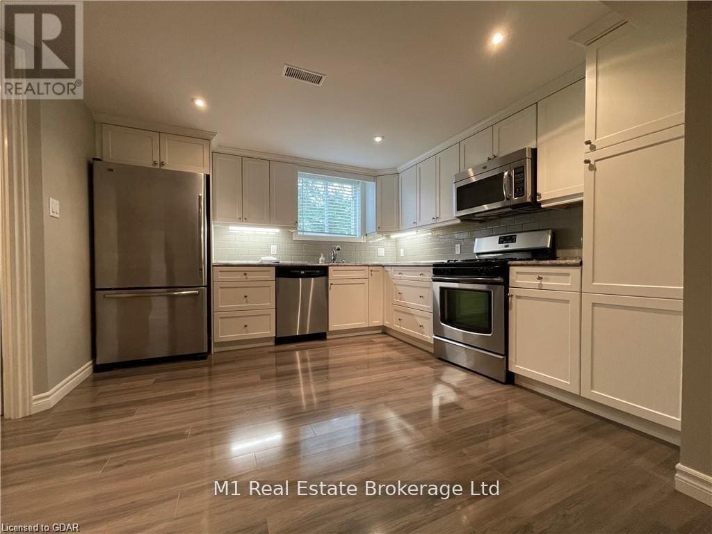 Primary Photo - 25 Promenade Rd