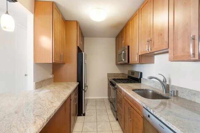 Foto del edificio - 6 Whittier Pl