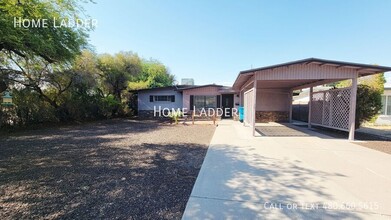 Building Photo - 2226 E Mitchell Dr