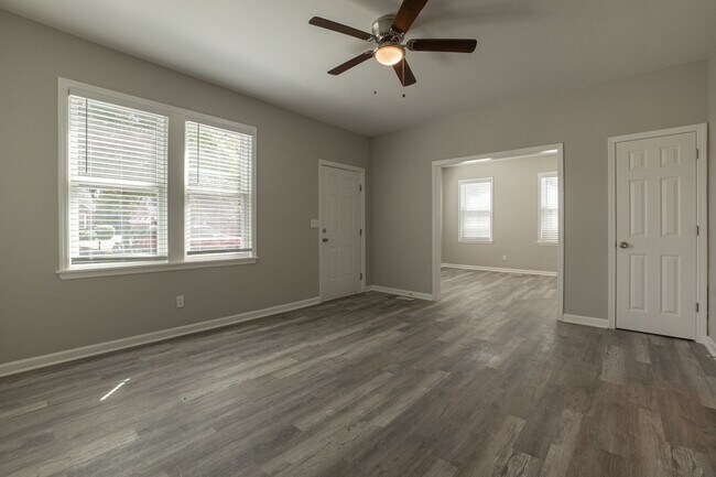 Foto del edificio - 216 Crescent Ave