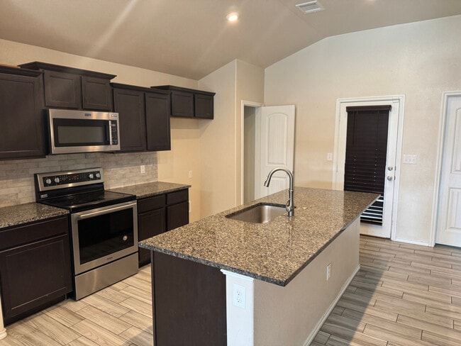 Foto del edificio - 4805 Eberly St