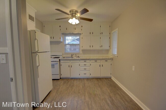 Building Photo - 1 br, 1 bath Apartment - 1910 W 10th St