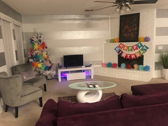 Foto del edificio - 87 Cypress Grove Ct