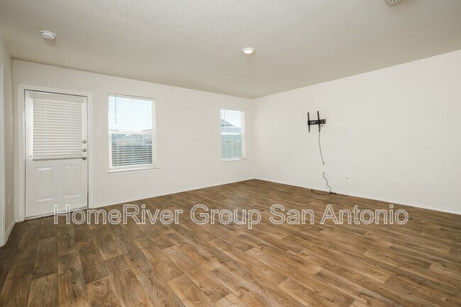 Foto del edificio - 8106 Autares Glade