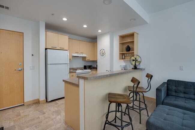 Foto del edificio - 309 W Washington Ave