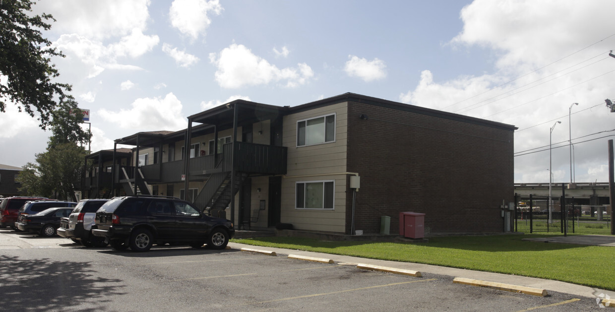 Building Photo - Clemson Street Apartments