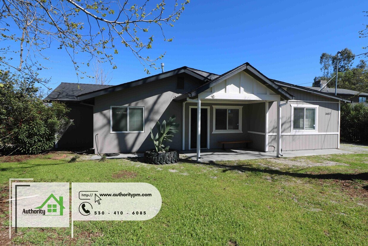 Foto principal - 3457 Charles St. - Country Charms - Detach...