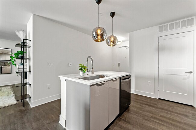 Foto del edificio - 1400 W Peachtree St NW