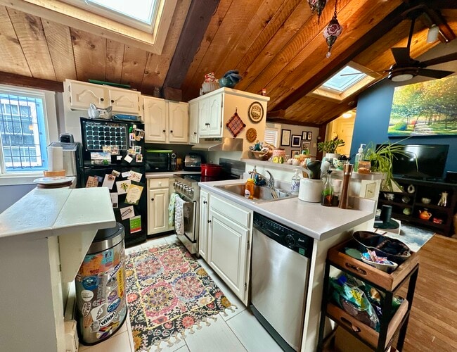 Foto del edificio - 526 Centre St