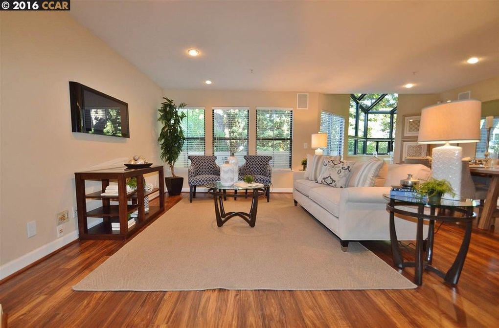 Primary Photo - 3279 Mt Diablo Ct