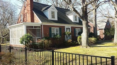 Building Photo - 134 Hull St