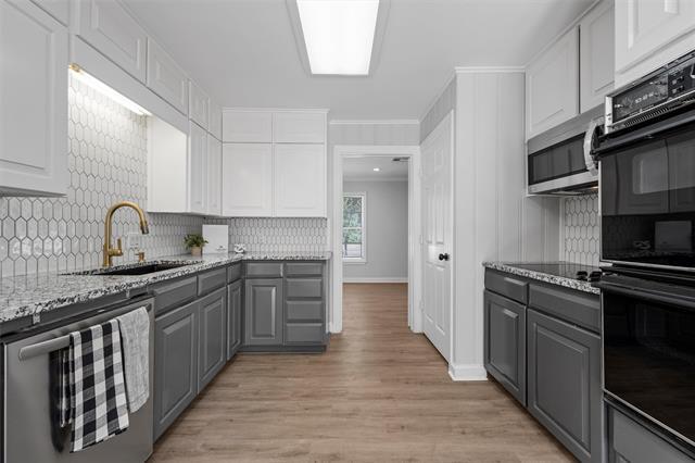 Foto del edificio - 2416 Lake Air Dr