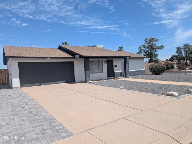 Foto del edificio - 1222 W Auburn Dr