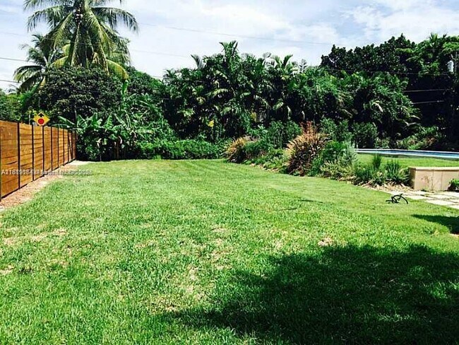 Foto del edificio - 5891 SW 83rd St