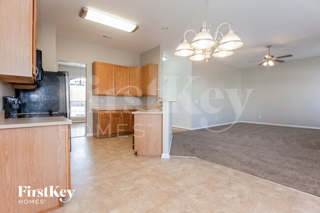 Foto del edificio - 2560 McGinnes Pl NW