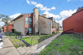 Building Photo - 7152 Fair Oaks Ave