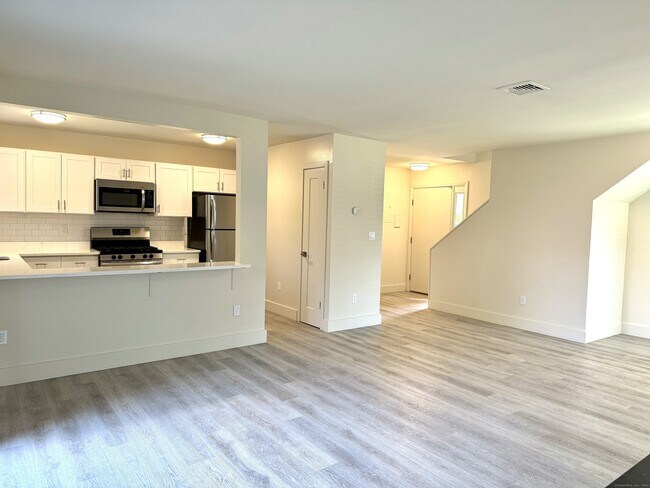 Building Photo - 74 Montoya Dr