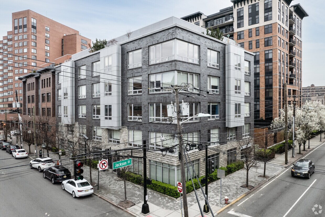Primary Photo - Vesta Hoboken