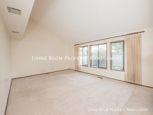 Building Photo - Lovely One-Level Ranch with Private and Co...