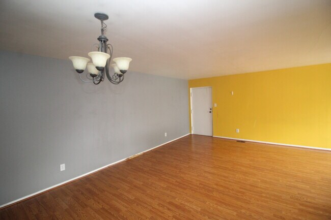 Building Photo - 339 Homeland Southway