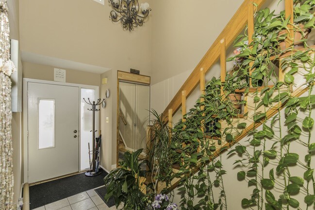 Building Photo - 11 Belaire Ct