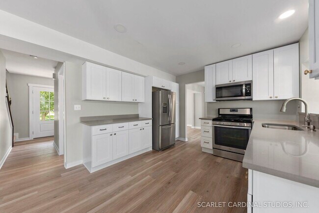 Building Photo - 3111 Gresham Ln W