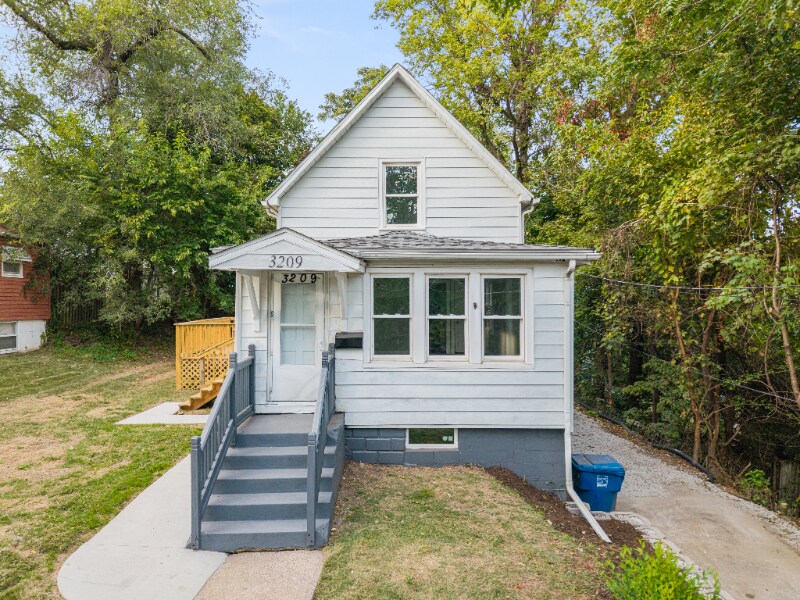 Foto principal - 3209 11th Ave