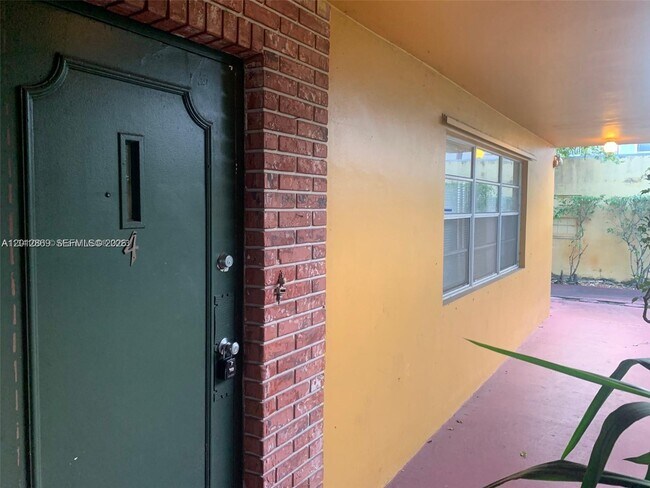 Foto del edificio - 1702 McKinley St