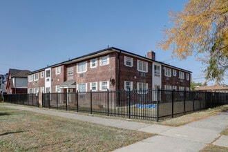 Building Photo - 3700 Pasadena St