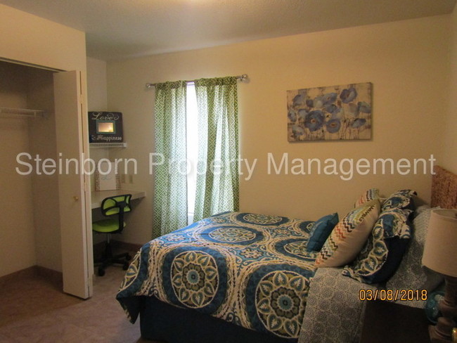 Building Photo - Now Leasing/ MOVE IN SPECIAL!!