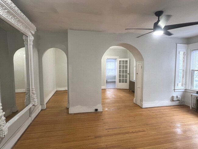 Foto del edificio - 513 E 19th St