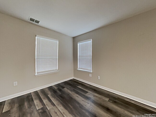 Building Photo - 5815 Apache Canyon