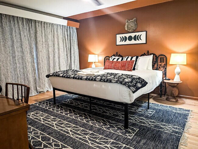 Building Photo - Fully Furnished 2BR/2BA Near USC – Pre-Leasing for January 2027