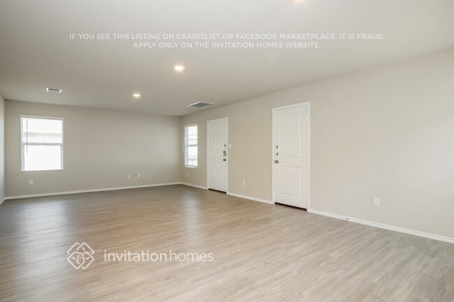 Building Photo - 5735 Leon Pl