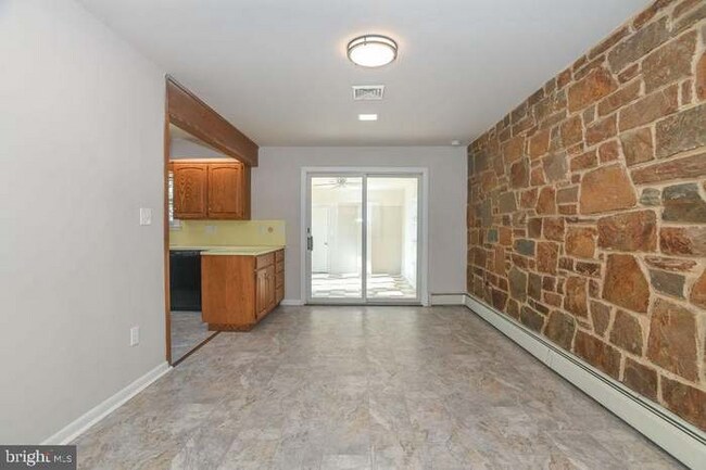 Foto del edificio - 11 Maple Ave
