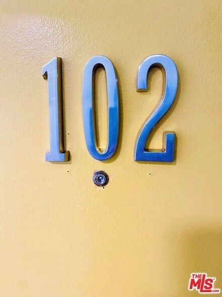 Foto del edificio - 1833 Normandie Ave