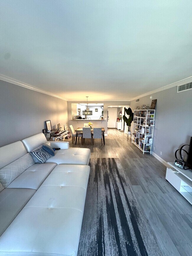 Foto del edificio - 605 Oaks Dr