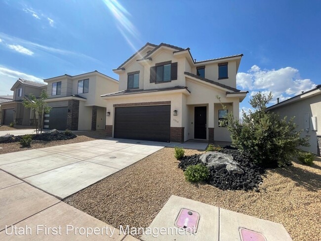 Building Photo - 4 br, 2.5 bath House - 1358 E White Hollow...