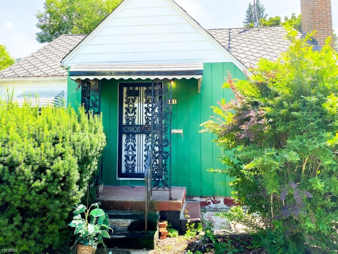 2 br, 1 bath House 601 Green St House Rental in Flint, MI