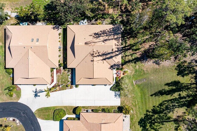 Foto del edificio - 7183 Wood Creek Dr