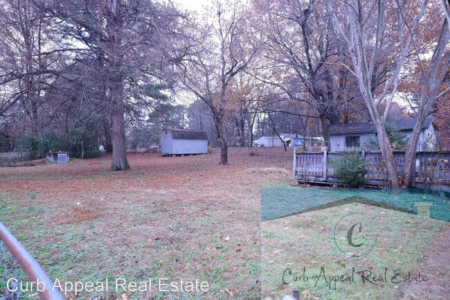 Building Photo - 3 br, 1 bath House - 1405 Pratt Circle