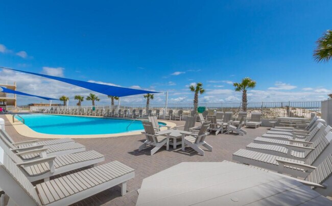 Foto del edificio - 365 E Beach Blvd