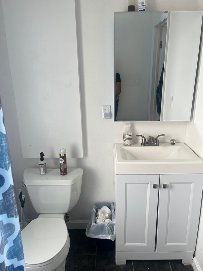 Building Photo - 36 Parker St