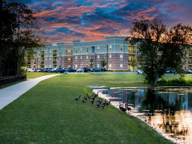 Building Photo - The Averly at Flowers