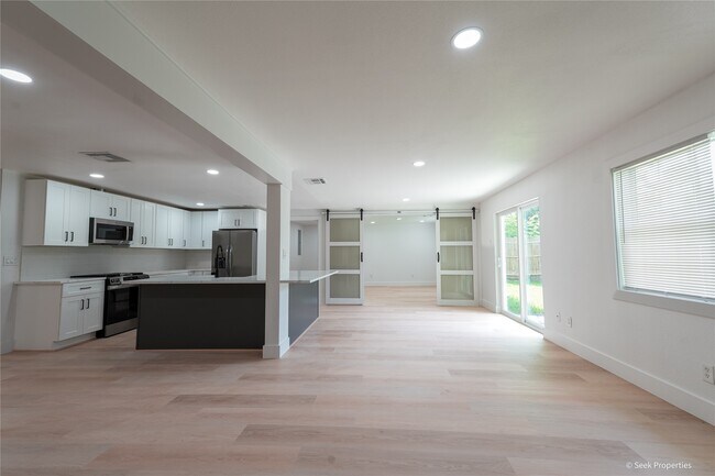 Foto del edificio - 7942 Hammerly Blvd