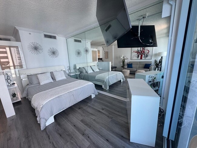 Foto del edificio - 2501 S Ocean Dr