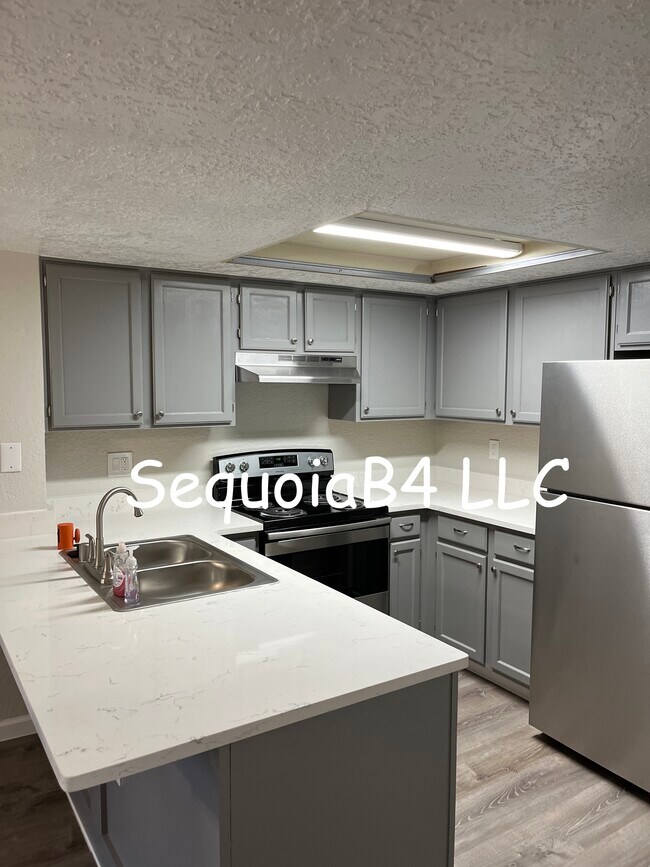 Foto del edificio - 6041 Sequoia Rd NW