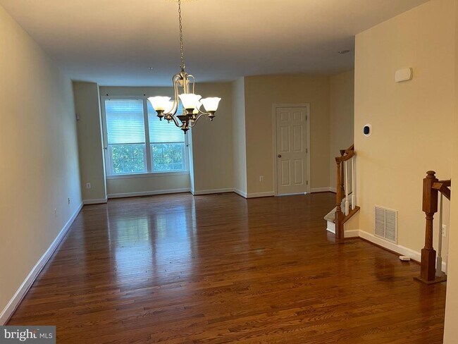 Foto del edificio - 10506 Old Ellicott Cir