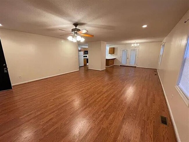 Foto del edificio - 5021 Mrs Fuller Rd